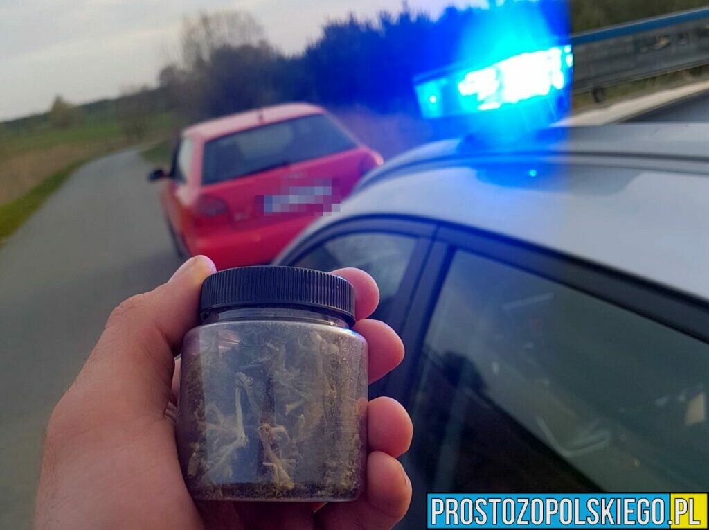 Policjanci z Namysłowa zatrzymali dwóch mężczyzn pod wpływem narkotyków.(Zdjęcia)