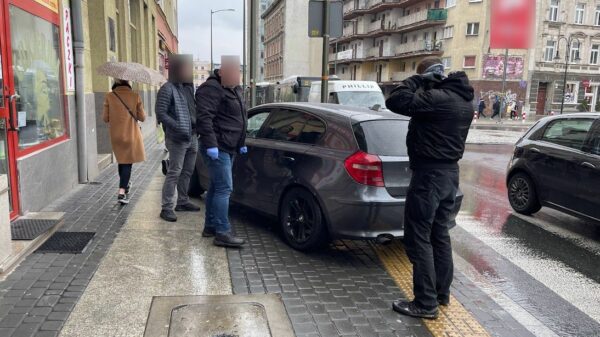 Policyjny pościg ulicami Opola. Kierujący bmw nie zatrzymał się do kontroli.(Zdjęcia)