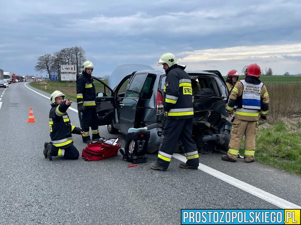 Wypadek na obwodnicy Opole. Trzy osoby zabrane do szpitala w tym małe dziecko.(Zdjęcia&Wideo)