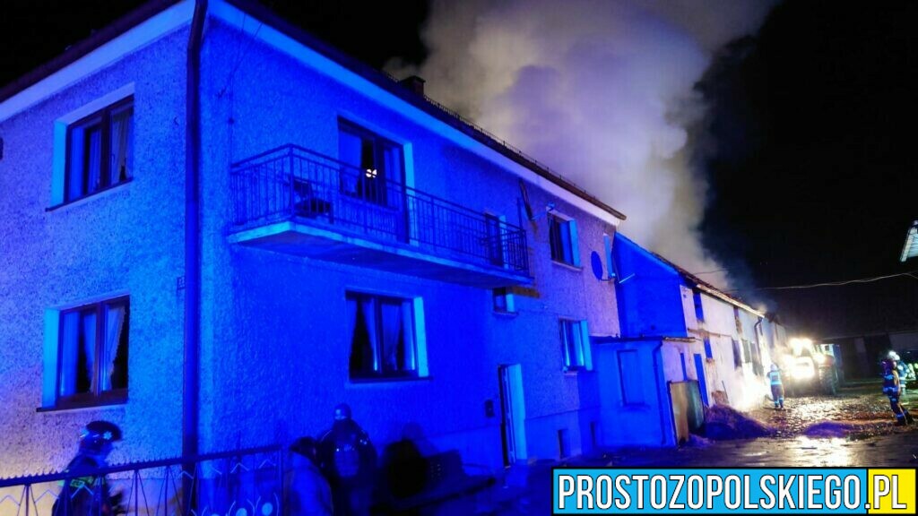 Pożar budynku gospodarczego w miejscowości Warmątowice. Jedna osoba zabrana do szpitala.(Zdjęcia)
