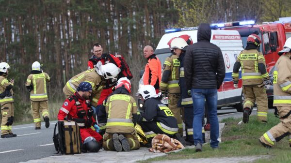 Dachowanie seata na DK94 na trasie Opole - Strzelce Opolskie. Na miejscu lądował LPR Ratownik23.(Zdjęcia&Wideo)