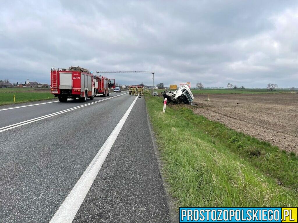 Wypadek na obwodnicy Opola. Zderzyły się tam dwie ciężarówka bus i osobówka. Na miejscu lądował LPR.(Zdjęcia&Wideo)