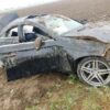 41-latek kierujący audi nie zachował ostrożności i zderzył się z kierującym mercedesem, który dachował w polu.(Zdjęcia)