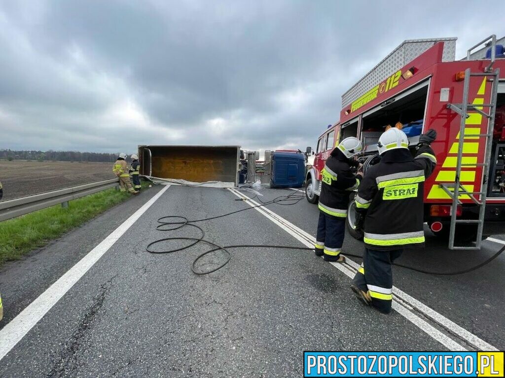 Wypadek na obwodnicy Opola. Zderzyły się tam dwie ciężarówka bus i osobówka. Na miejscu lądował LPR.(Zdjęcia&Wideo)