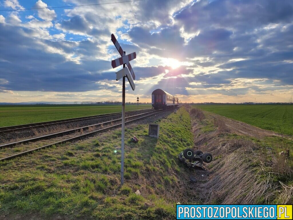 Pod Głogówkiem 11-latek quadem wjechał pod pociąg. Na miejscu lądował LPR.