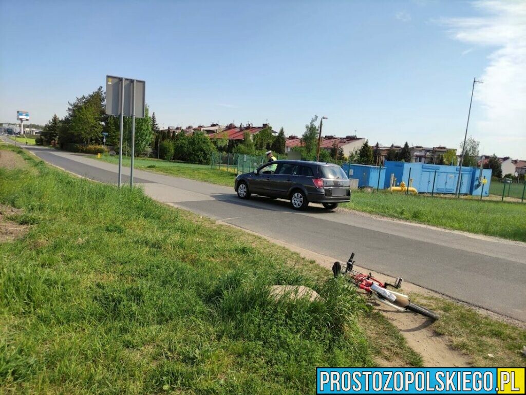 72-latek rowerem wjechał w auto na skrzywianiu ulic Wygonowa i Górna w Opolu.(Zdjęcia)