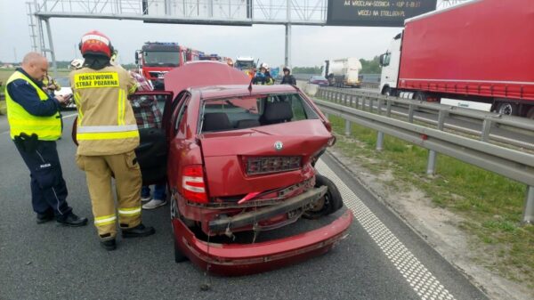 Wypadek na opolskim odcinku autostrady A4.Zderzenie skody z fiatem.(Zdjęcia)