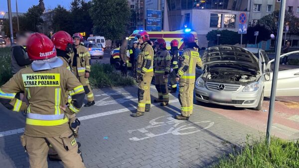 Zderzenie mercedesa z volkswagenem na pl. Konstytucji 3 Maja w Opolu.Sprawca ukarany wysokim mandatem.(Zdjęcia)