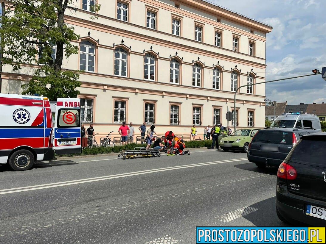 Potrącenie 80-letniej seniorki w centrum Strzelec Opolskich.(Zdjęcia&Wideo)