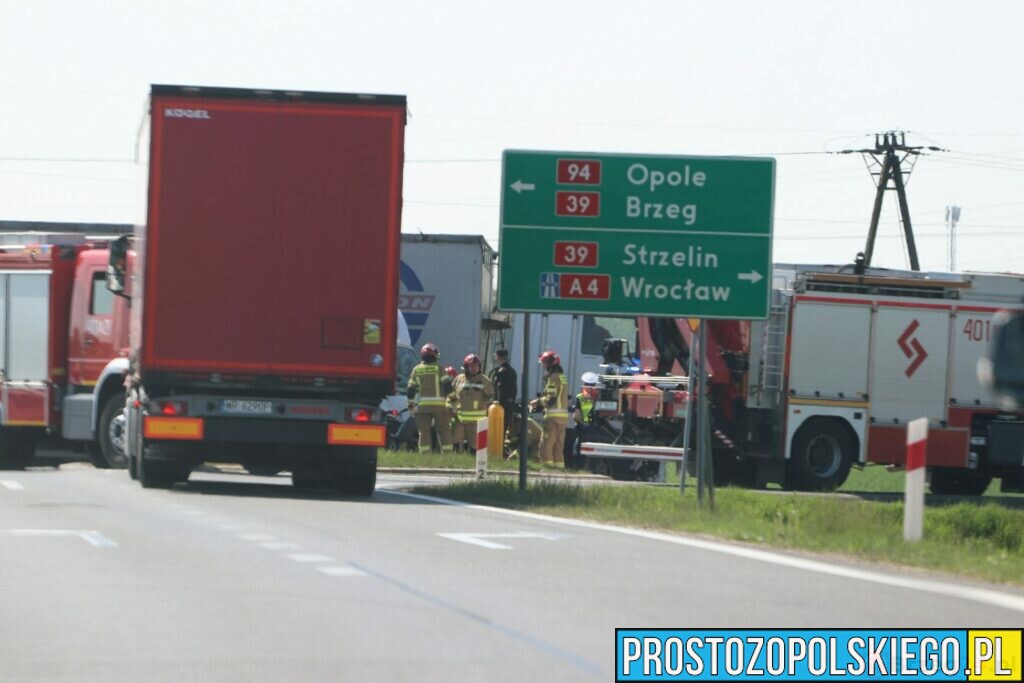 Zderzenie busa z ciężarówką na DK94 i 39 w powiecie Brzeskim.(Zdjęcia)