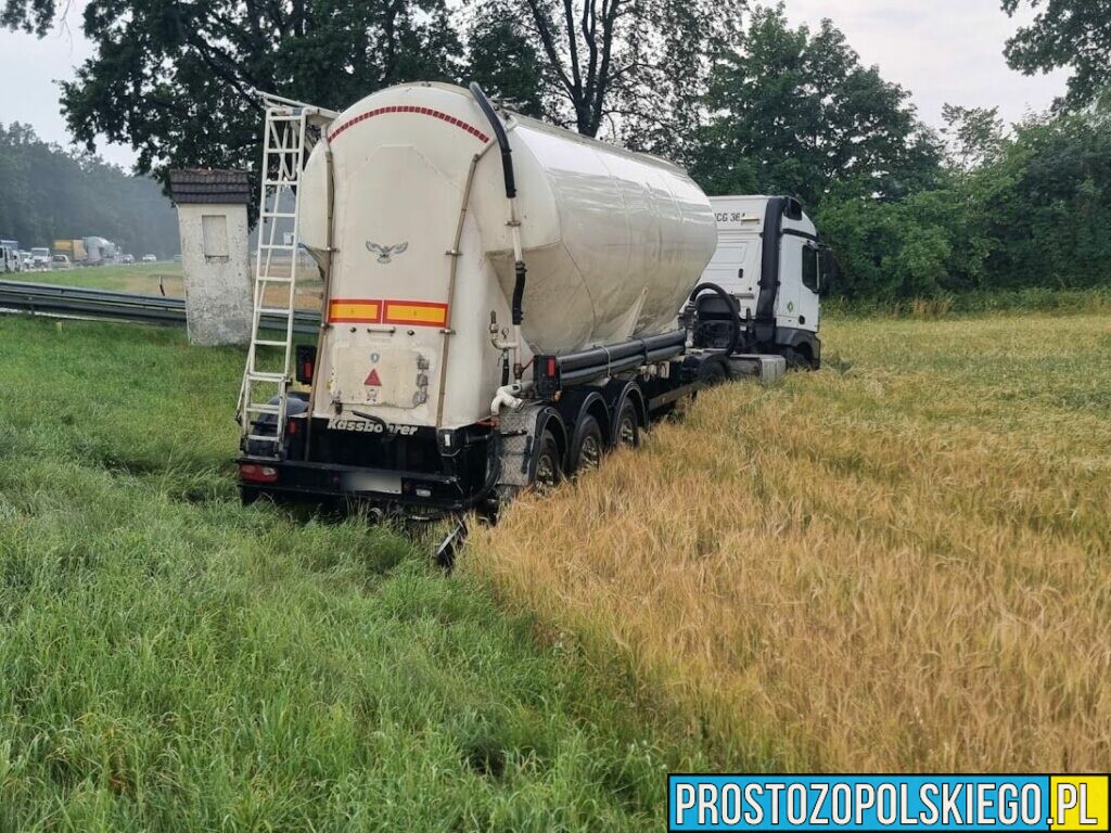 Zderzenie dwóch ciężarówek busa i osobówki w Zawadzie koło Opola.(Zdjęcia)