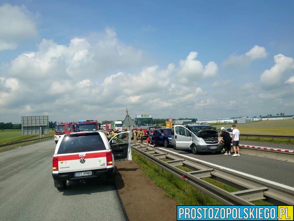 Karambol na autostradzie A4.Autami łącznie podróżowało 13 osób.3 osoby zostały ranne.(Zdjęcia)