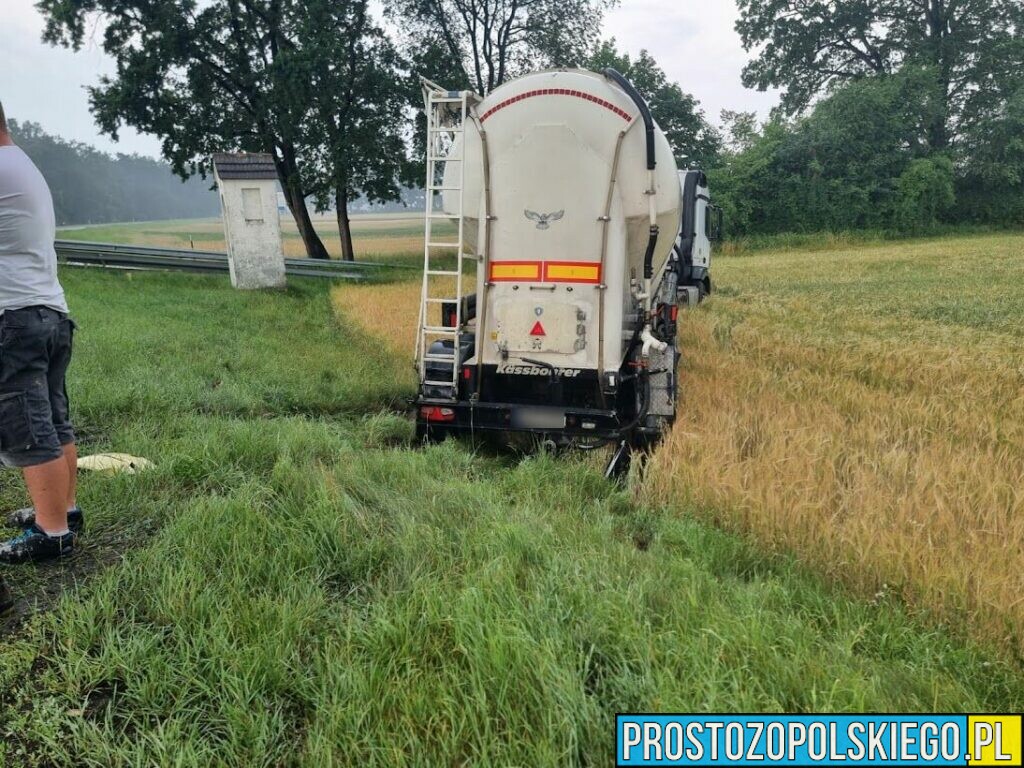 Zderzenie dwóch ciężarówek busa i osobówki w Zawadzie koło Opola.(Zdjęcia)