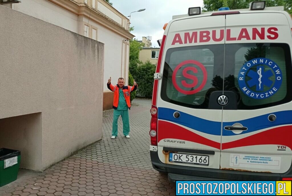 Niecodzienna sytuacja na trasie Krapkowice-Opole. Policjanci eskortowali karetkę do szpitala. Co się stało?
