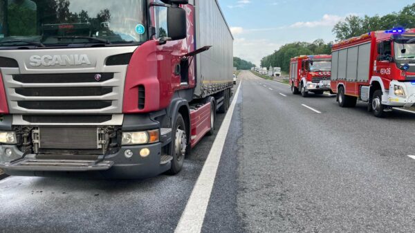 Pożar ciężarówki na autostradzie A4.Na miejscu 3 zastępy straży.