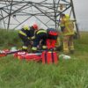Mężczyzna spadł z dużej wysokości i został porażony prądem.(Zdjęcia)