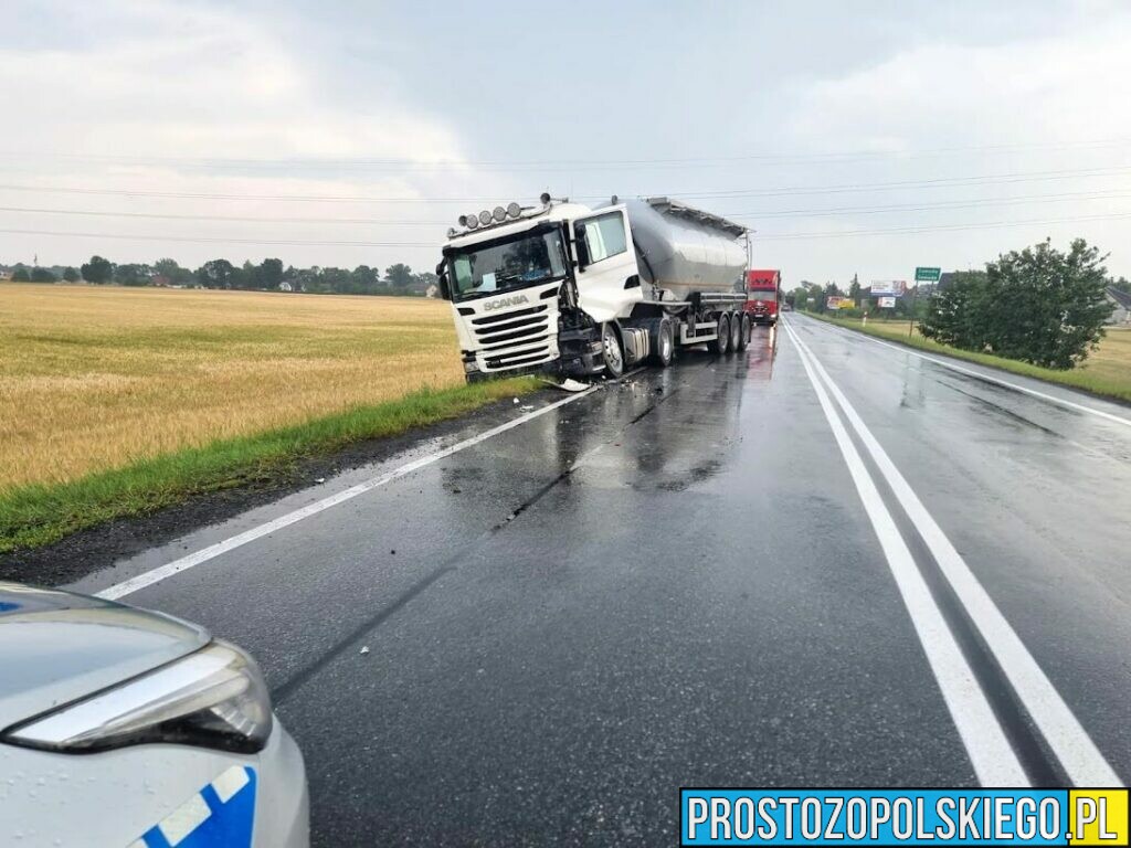 Zderzenie dwóch ciężarówek busa i osobówki w Zawadzie koło Opola.(Zdjęcia)