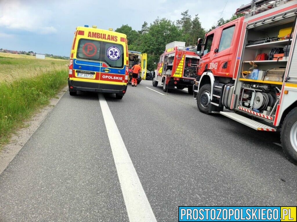 Wypadek na obwodnicy Opola. Zderzenie busa z osobóką.5 osób poszkodowanych.(Zdjęcia)