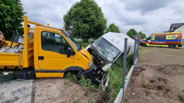 O mały włos od tragedii w miejscowości Jełowa. Dwie osoby poszkodowane.(Zdjęcia&Wideo)