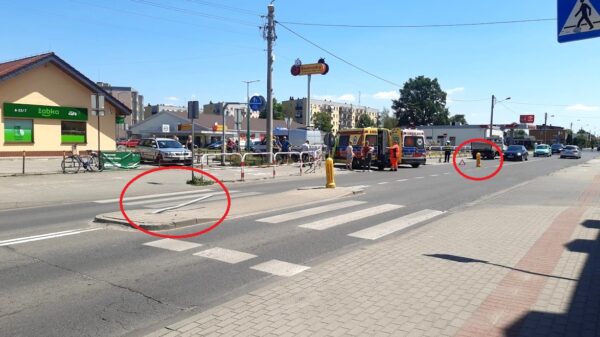 Potrącenie pieszego na oznakowanym przejściu dla pieszych w Zawadzkim.(Zdjęcia)