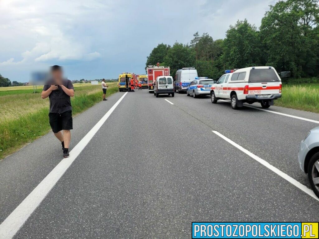 Wypadek na obwodnicy Opola. Zderzenie busa z osobóką.5 osób poszkodowanych.(Zdjęcia)