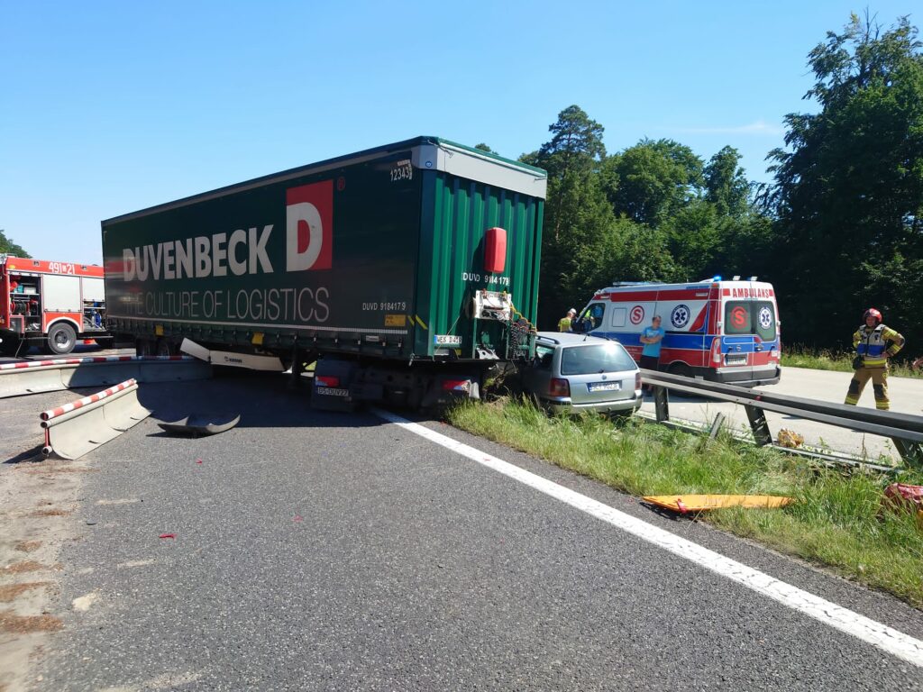 Wypadek na opolskim odcinku autostrady A4. Na miejscu lądowały dwa śmigłowce LPR-u.(Zdjęcia)