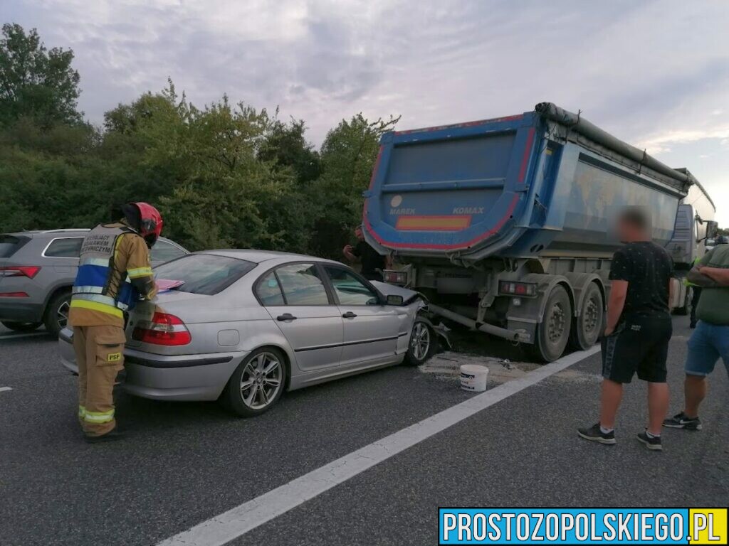 Wypadek na Dk45 w Dąbrowie na trasie Opole-Nysa. Doszło tam do zderzenie dwóch ciężarówek i bmw.(Zdjęcia)