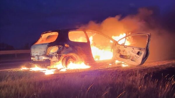 Samochód doszczętnie spalił się na autostradzie A4.(Zdjęcia&Wideo)