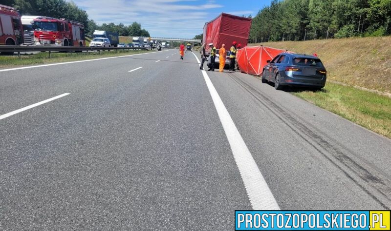 Wypadek na Opolskim odcinku autostrady A4 Kierujący autem osobowym wjechał pod tira. Na miejscu lądował LPR.(Zdjęcia)