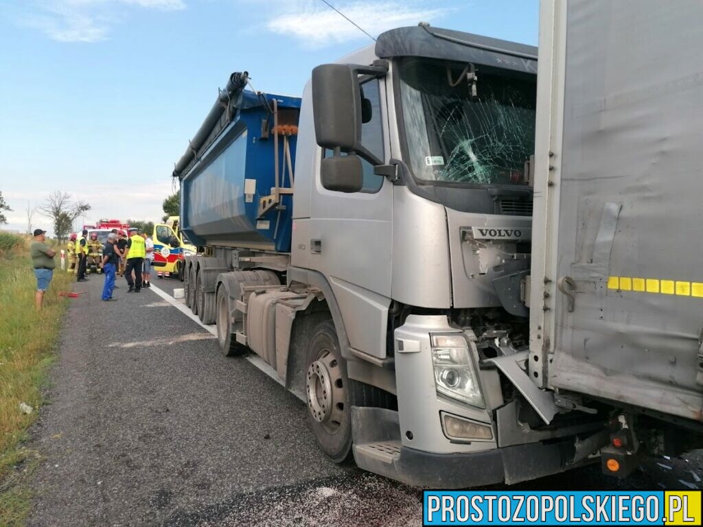 Wypadek na Dk45 w Dąbrowie na trasie Opole-Nysa. Doszło tam do zderzenie dwóch ciężarówek i bmw.(Zdjęcia)