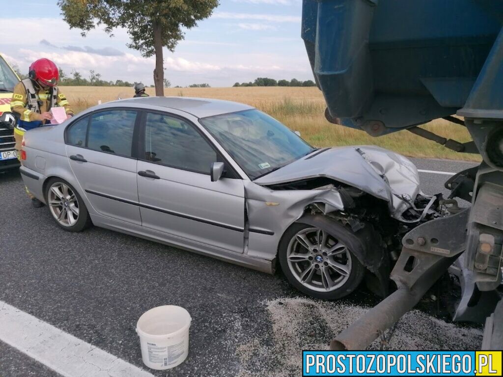 Wypadek na Dk45 w Dąbrowie na trasie Opole-Nysa. Doszło tam do zderzenie dwóch ciężarówek i bmw.(Zdjęcia)