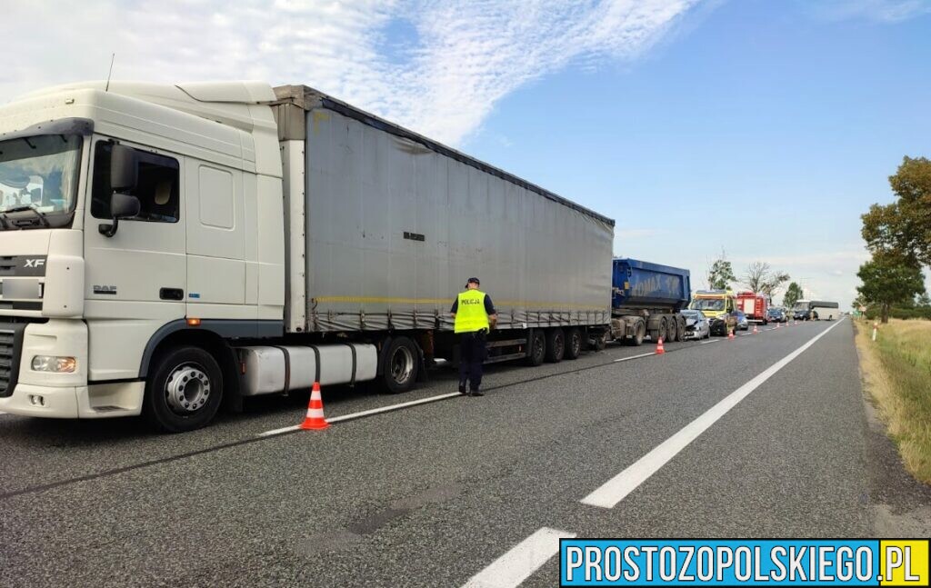 Wypadek na Dk45 w Dąbrowie na trasie Opole-Nysa. Doszło tam do zderzenie dwóch ciężarówek i bmw.(Zdjęcia)