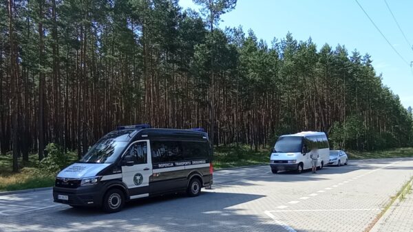 Inspektorzy z WITD zatrzymani autobus ,który miał jechać z pasażerami na wycieczkę do Wrocławia. Okazało się ...