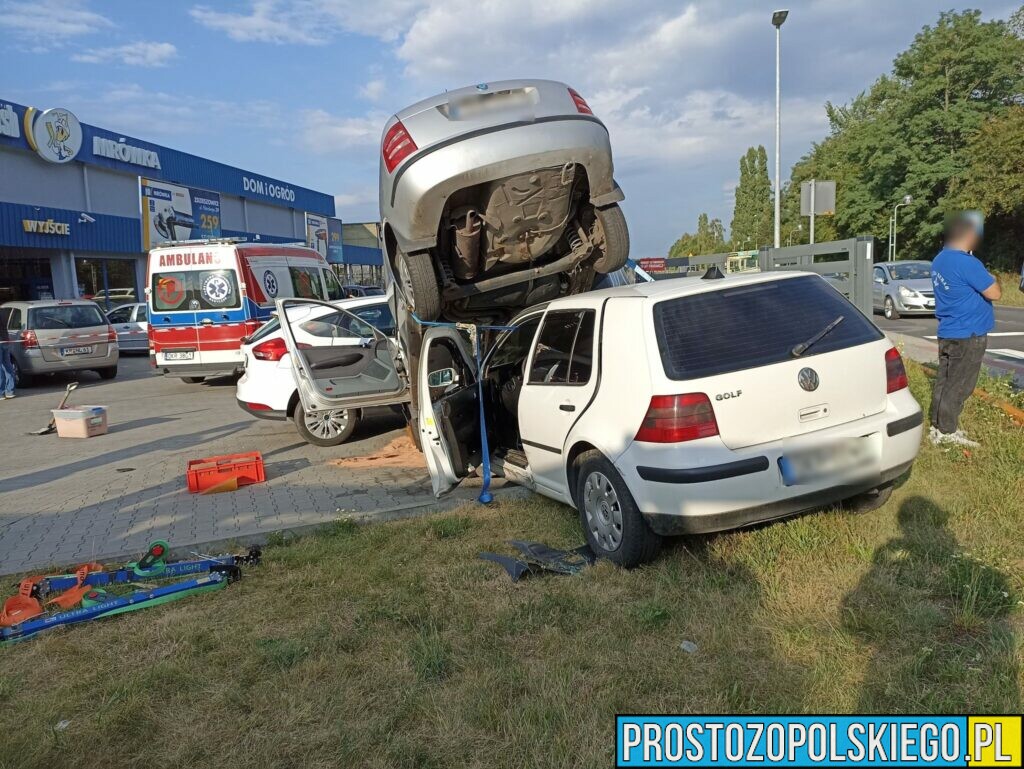 To nie Ameryka, to są Zdzieszowice koło Opola. Jedna osoba poszkodowana w niecodziennym wypadku.(Zdjęcia &Wideo)