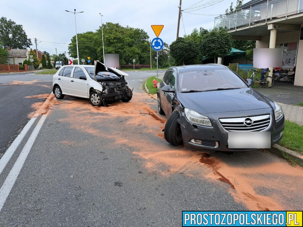 Zderzenie dwóch samochodów osobowych w miejscowości Świerczów.(Zdjęcia)