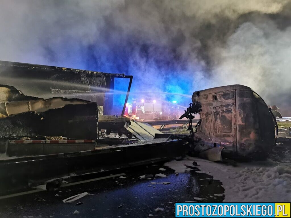 Śmiertelny wypadek na autostradzie A4.Doszło tam do zderzenia dwóch ciężarówek, które się zapaliły.(Zdjęcia)