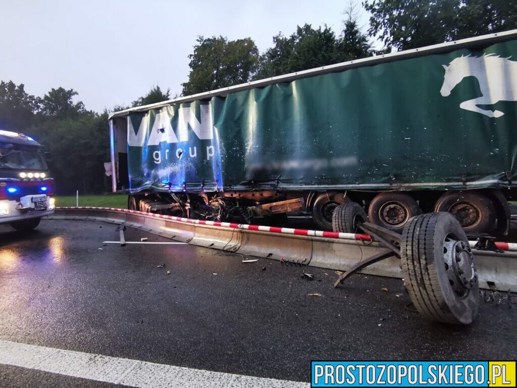 Śmiertelny wypadek na autostradzie A4.Doszło tam do zderzenia dwóch ciężarówek, które się zapaliły.(Zdjęcia)