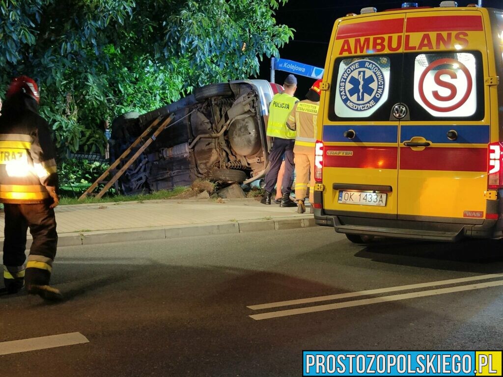 Groźny wypadek w miejscowości Komorno. Ranny został ojciec z dwójką dzieci.(Zdjęcia)