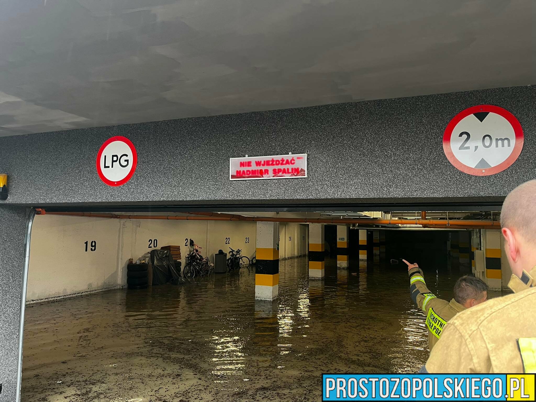 Służby mają pełne ręce roboty w powiecie Opolskim.