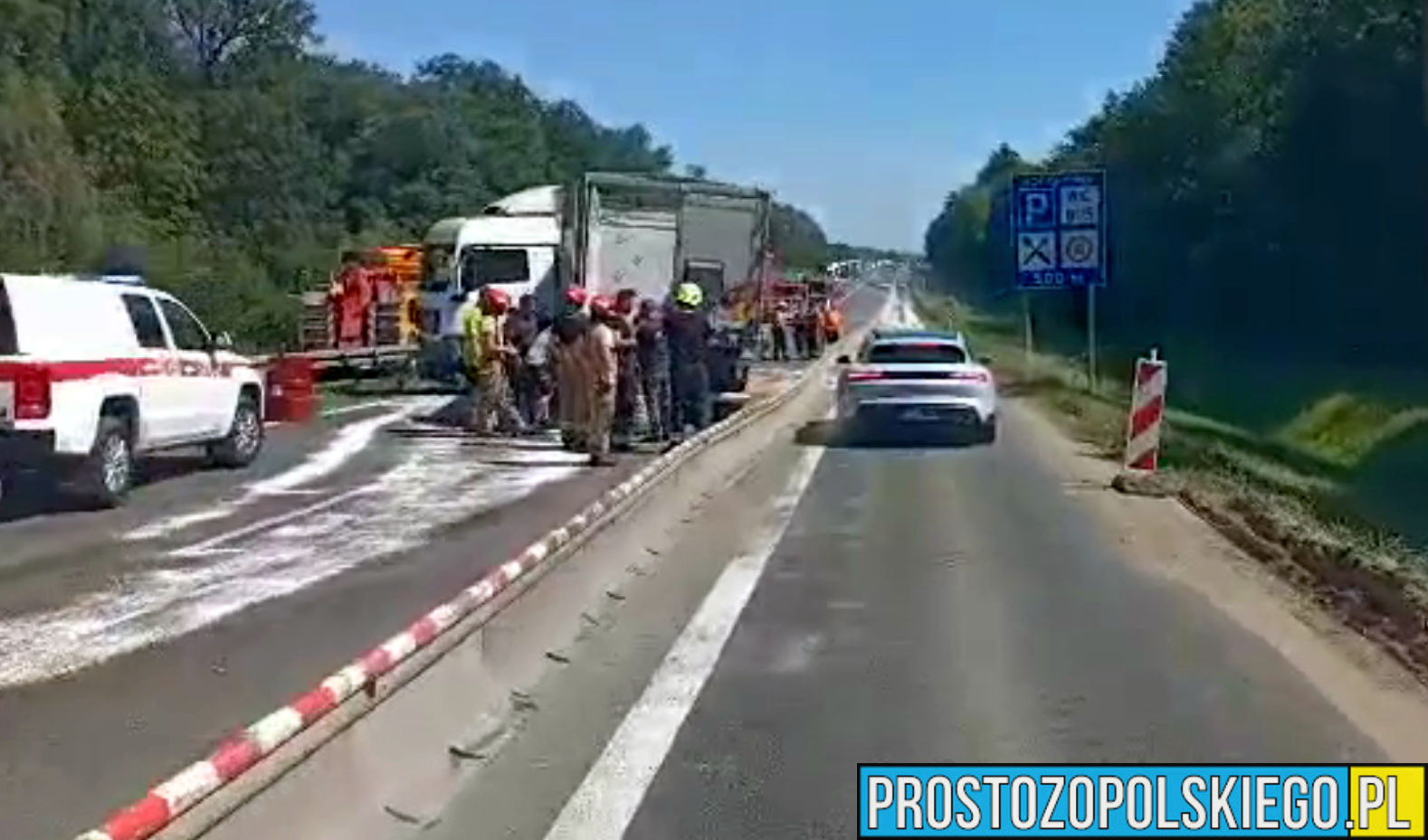 Zderzenie ciężarówki z samochodem osobowym na remontowanym odcinku autostrady A4.(Zdjęcia&Wideo)