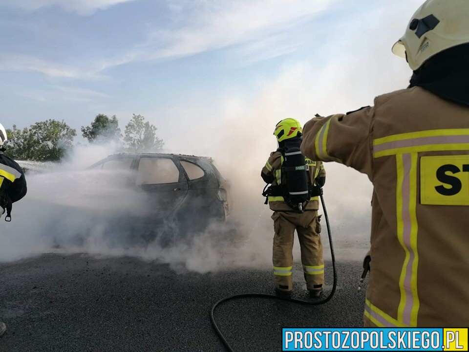Pożar samochodu na opolskim odcinku autostrady A4.(Zdjęcia)