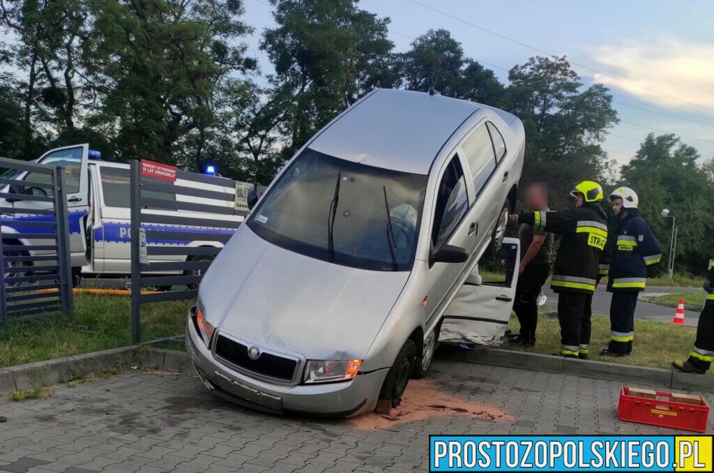 To nie Ameryka, to są Zdzieszowice koło Opola. Jedna osoba poszkodowana w niecodziennym wypadku.(Zdjęcia &Wideo)