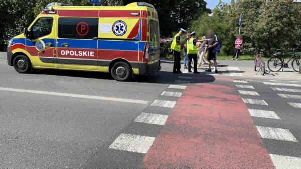 Kierujący bmw potracił rowerzystę i uciekł z miejsca wypadku, nie udzielając pomocy.(Zdjęcia&Wideo)