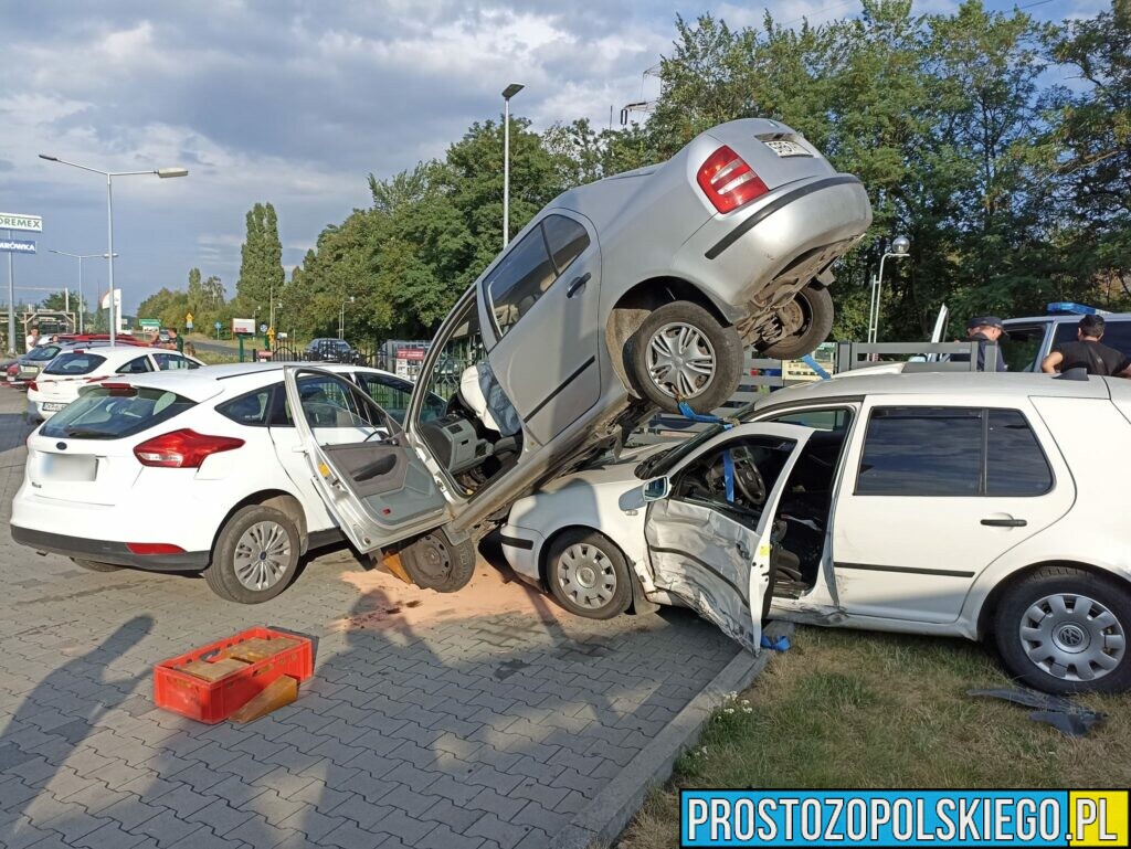 To nie Ameryka, to są Zdzieszowice koło Opola. Jedna osoba poszkodowana w niecodziennym wypadku.(Zdjęcia &Wideo)