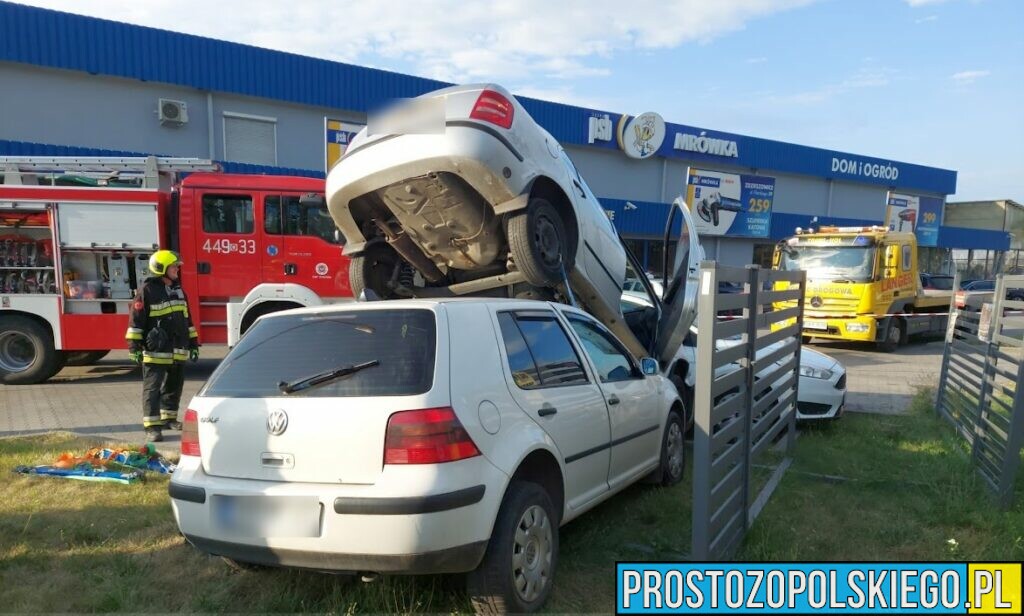 To nie Ameryka, to są Zdzieszowice koło Opola. Jedna osoba poszkodowana w niecodziennym wypadku.(Zdjęcia &Wideo)