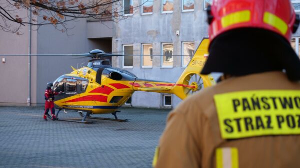 25-latka wypadła z 4 piętra z budynku w Zdzieszowicach.