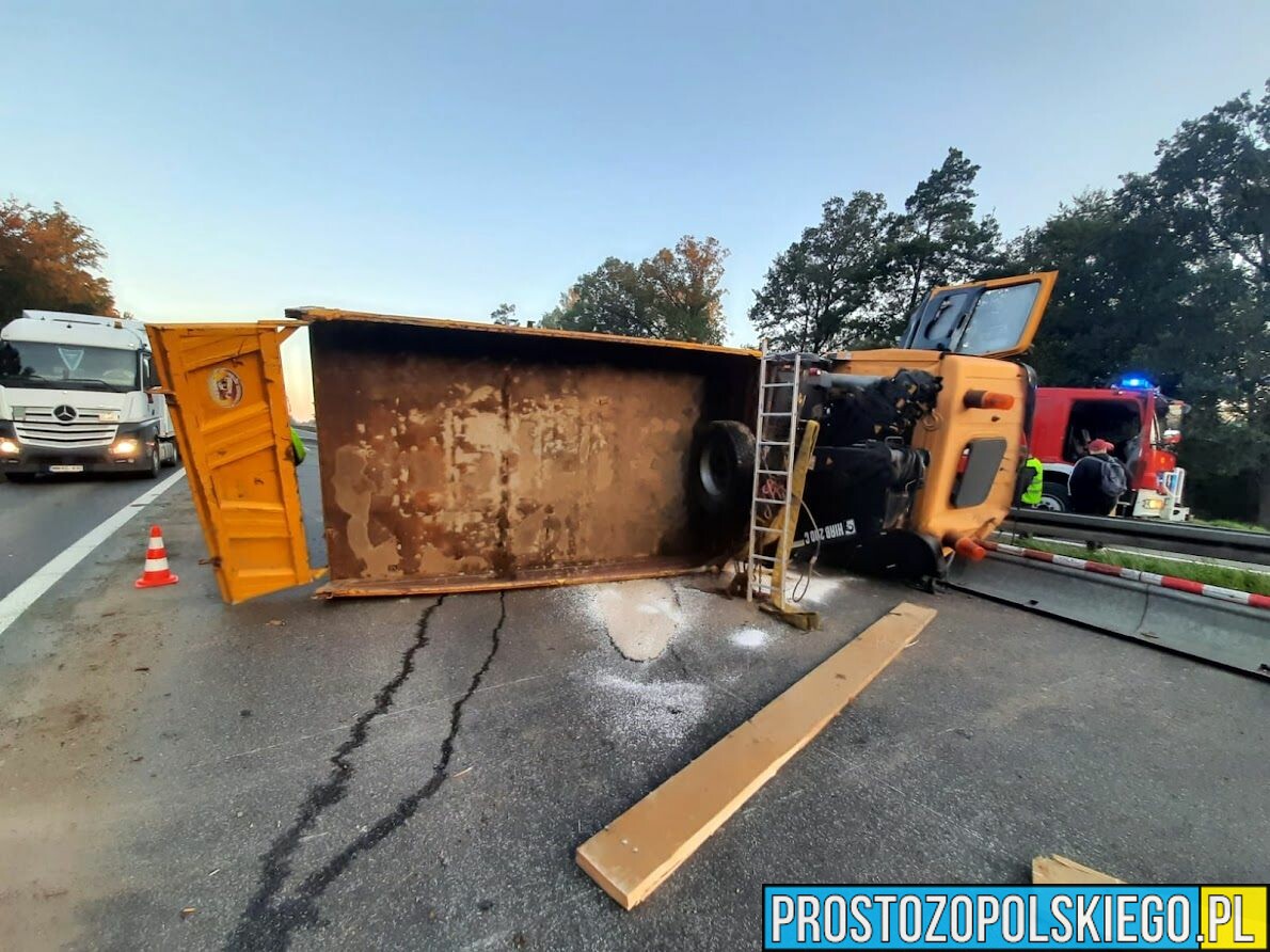 Samochód ciężarowy wywrócił się na autostradzie A4 na 281km kierunek Katowice.(Zdjęcia)