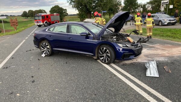 Samochód VW Arteon wysłał powiadomienie eCall o wypadku w miejscowości Klucz.