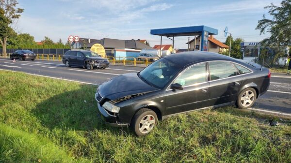 Zderzenie audi z toyotą na wylocie z Namysłowa.(Zdjęcia)