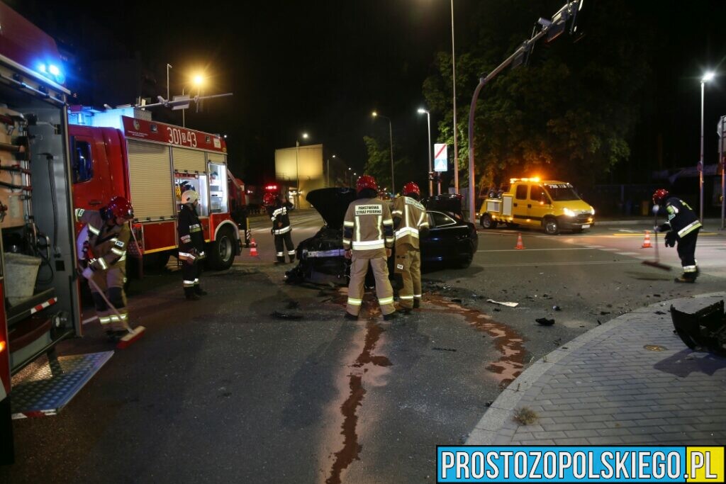 Wypadek na skrzyżowaniu w centrum Opola. Zderzenie bmw z audi.(Zdjęcia &Wideo)